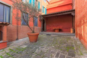 تختخواب و صبحانه Pescia Boutique Guesthouse