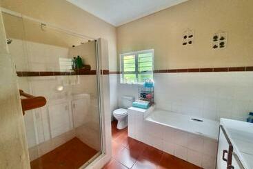 민박 23 Ambleside Holiday Retreat By The Sea