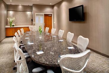 هتل آپارتمان Springhill Suites Houston Intercontinental Airport