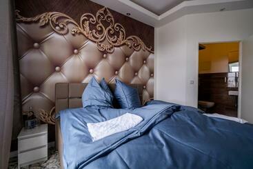 پانسیون Little Suite