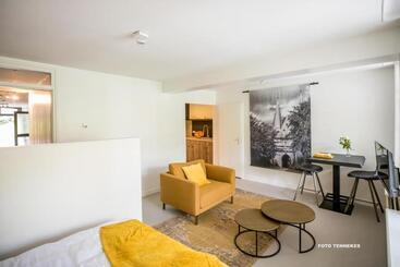 ベッドアンドブレックファースト Bed&breakfast Tussen De Poorten