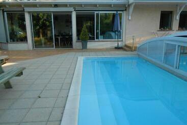 تختخواب و صبحانه Chambre Hôte Avec Piscine   La Vialatte