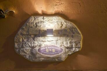 تختخواب و صبحانه Roberto S Guest House