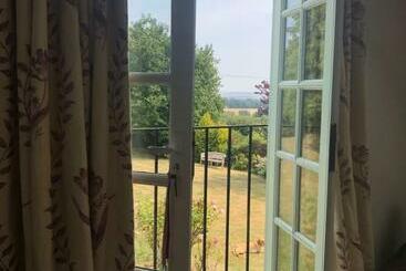 تختخواب و صبحانه The Old School, Idbury, Ox7 6ru