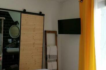 تختخواب و صبحانه Chambre D Hôte Margot Te