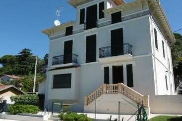 تختخواب و صبحانه Cottage Massanet