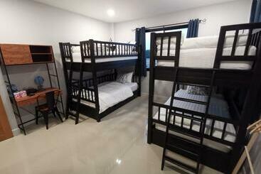 تختخواب و صبحانه Daad Fah Home And Cafe