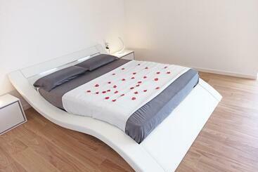 پانسیون Guest House   La Bella Vita