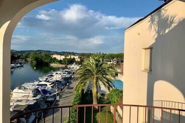 هتل Studio Moderne  Port De Mandelieu  Proche Mer