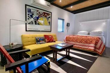 پانسیون Guest House At 118 By Pwm Architects