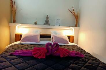 تختخواب و صبحانه Mas La Farelle Chambre D Hote,fitness & Salle De Jeux Gratuite & Spa En Supplément