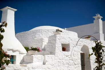 تختخواب و صبحانه Petranima Wellness In Trulli