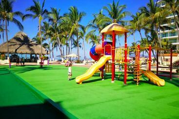 Marina Suites By Andiani Travel