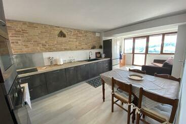 پانسیون Red House Accomodation Potenza Picena