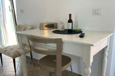 پانسیون Red House Accomodation Potenza Picena