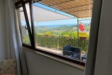 پانسیون Red House Accomodation Potenza Picena