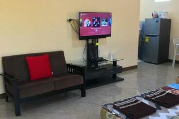 پانسیون Studio Type Villa For 8pax + Pool + Netflix + Wifi