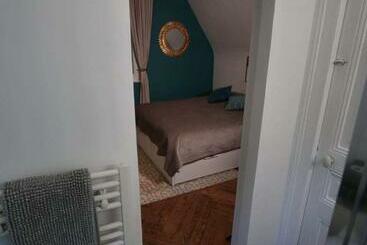 تختخواب و صبحانه Le Manoir De Louviers