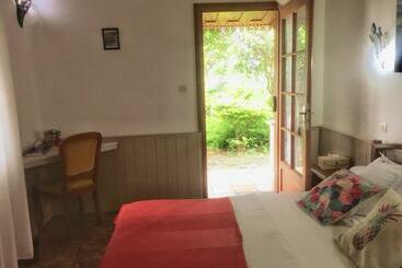 تختخواب و صبحانه Saint Leu   Chambre 3 épis Avec Pdj Piscine En Pleine Nature Vue Mer   Bardzour