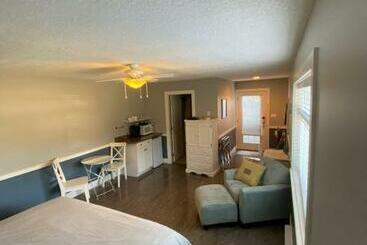 پانسیون Guest Suites On Benvenuto