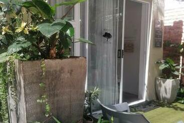 پانسیون The Oak Treehouse Bnb Queenstown