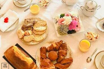 تختخواب و صبحانه Chez Patou