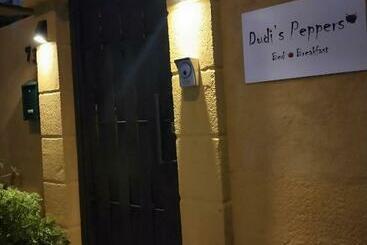 تختخواب و صبحانه Dudi S Peppers