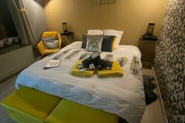 تختخواب و صبحانه La Milardière Chambres D Hôtes