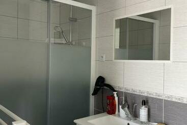 تختخواب و صبحانه Studio Indépendant Chez L Habitant