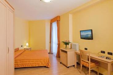هتل Residence Dei Fiori