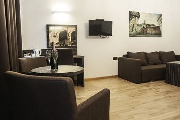 Pergamin Apartments
