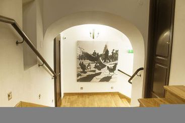 Pergamin Apartments