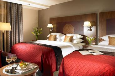 Westport Plaza Hotel, Spa & Leisure