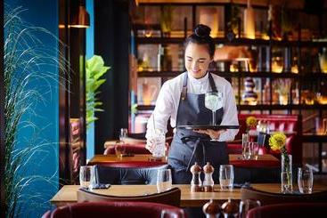 Westport Plaza Hotel, Spa & Leisure
