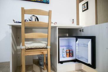 تختخواب و صبحانه A Room De  Scugnizzi