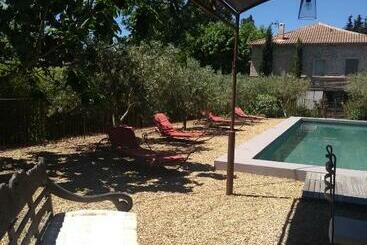 Bed and Breakfast Mas De Camejean