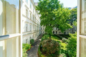 Vienna Residence, Am Heumarkt   Stadtpark