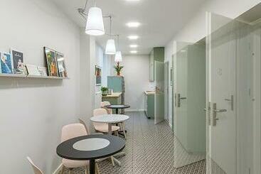Art & Comfort Rooms