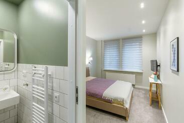 Art & Comfort Rooms