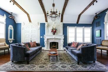 مبيت وإفطار The Kenwood Gables
