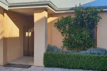 پانسیون Fechner Place Barossa, 1 Bed, 1 Bath & Wine