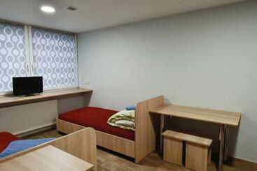 مُتل Hostel Laurita