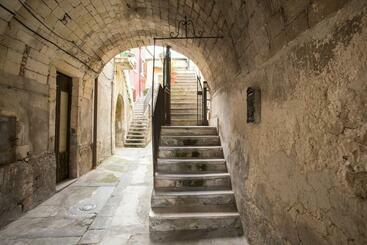 Attiko B&b