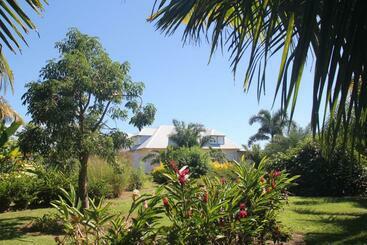 تختخواب و صبحانه Domaine Des Oiseaux Réunion