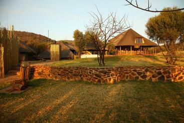تختخواب و صبحانه Tidimalo Lodge