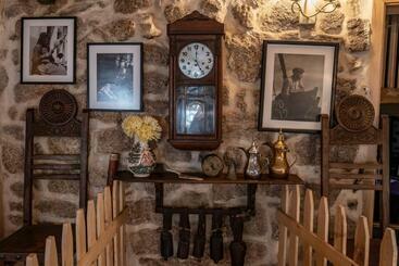 پانسیون Old House