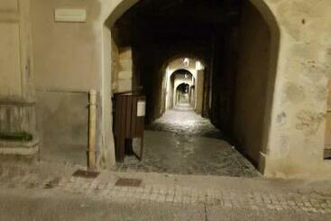 تختخواب و صبحانه 39 Tour De Ville