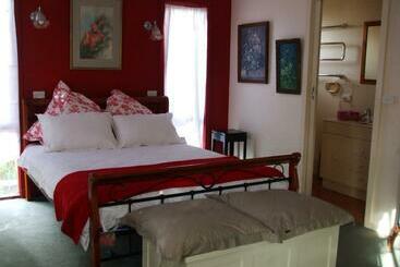 住宿加早餐  At The Gallery