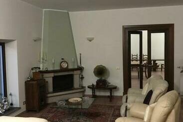 تختخواب و صبحانه Relais Le Folaghe