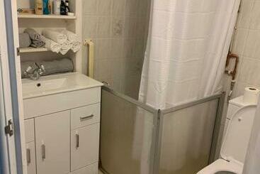 پانسیون Debbie’s Digs